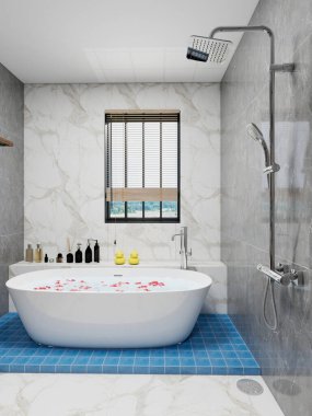 Modern banyo, mavi fayansların üzerinde serbest beyaz bir küvet gri mermer duvarlar, içinde havlular olan ahşap bir raf ve cam bir duş. Tarafsız tonlara ve doğal dokulara sahip minimalist bir tarz.