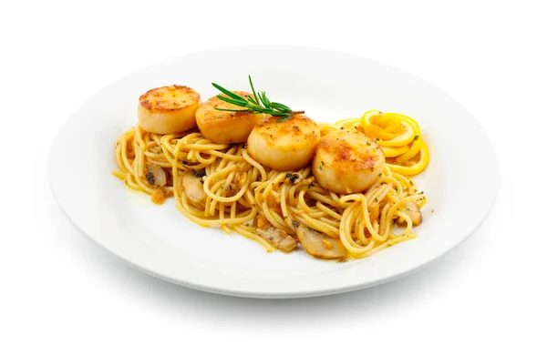Spaghetti Scalloped Grzyby Masło Czosnkowe Sauce Italian Food Makaron Fusion — Zdjęcie stockowe