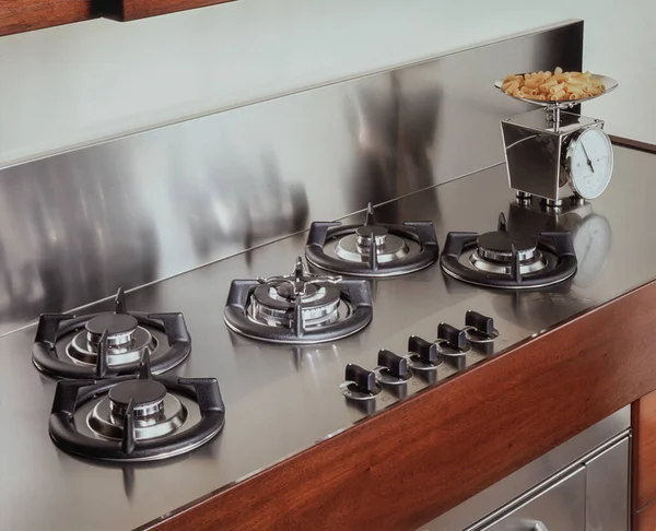 现代化厨房的钢制滚筒细节 — 图库照片