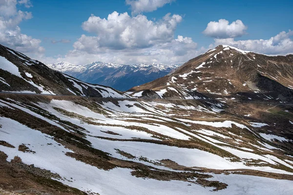 Talya Mavi Gökyüzü Olan Dağ Manzarası — Stok fotoğraf