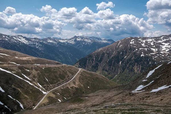 Bergslandskap Med Blå Himmel Italien — Stockfoto