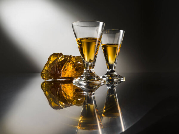 Натюрморт с бокалами ликера