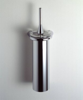 Tarafsız arka planda çelik tuvalet fırçası.