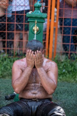 EDIRNE, TURKEY - 14 HAZİRAN 2018: Yağlı güreşçi Kirkpinar, Edirne 'de güreşe hazırlanıyor