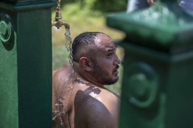 EDIRNE, TURKEY - 14 HAZİRAN 2018: Yağlı güreşçi Kirkpinar, Edirne 'de güreşe hazırlanıyor