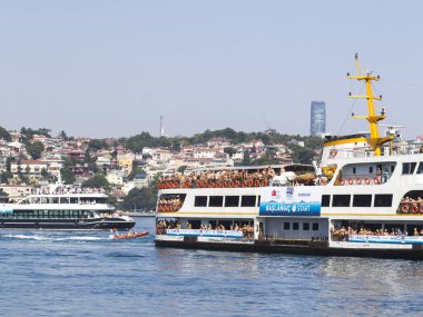 İSTANBUL, TURKEY - 23 HAZİRAN, 2017: İstanbul 'da Boğaziçi Gemide Yüzme Yarışı
