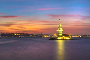 İstanbul bakireleri kule günbatımı, hindi
