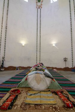 Obrochishte, Bulgaristan - 6 Haziran 2019: Ak Yazili Sultan Baba Derviş, tekke, 16. yüzyıl Müslüman dini bektashi liderinin mezarı