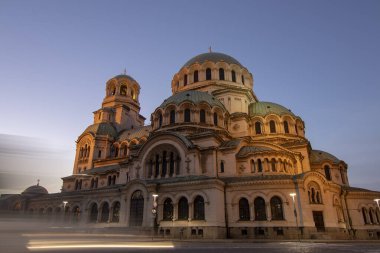 Sofya 'nın merkezinde yer alan Alexander Nevsky Katedrali. Bu bölge, Sofya 'nın en ünlü turistik beldesi ve seyahat için iyi bir yer.