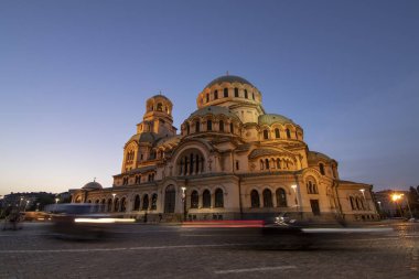 Sofya 'nın merkezinde yer alan Alexander Nevsky Katedrali. Bu bölge, Sofya 'nın en ünlü turistik beldesi ve seyahat için iyi bir yer.