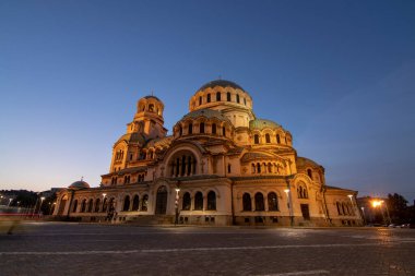 Sofya 'nın merkezinde yer alan Alexander Nevsky Katedrali. Bu bölge, Sofya 'nın en ünlü turistik beldesi ve seyahat için iyi bir yer.