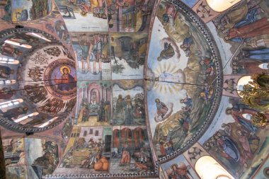 Bachkovo Manastırı Plovdiv, Bulgaristan - 4 Haziran 2019: Bachkovo Manastırı freskleri, Bizans Ortodoks Manastırı 'nın resimleri, İsa' nın dinine ait pek çok renkli figür var..