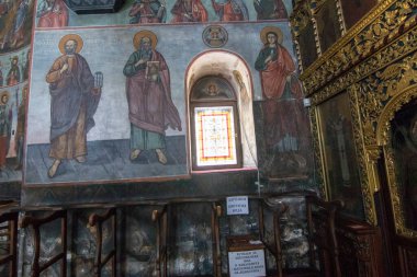 Bachkovo Manastırı Plovdiv, Bulgaristan - 4 Haziran 2019: Bachkovo Manastırı freskleri, Bizans Ortodoks Manastırı 'nın resimleri, İsa' nın dinine ait pek çok renkli figür var..