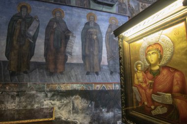 Bachkovo Manastırı Plovdiv, Bulgaristan - 4 Haziran 2019: Bachkovo Manastırı freskleri, Bizans Ortodoks Manastırı 'nın resimleri, İsa' nın dinine ait pek çok renkli figür var..
