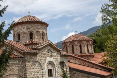 Bachkovo Manastırı Hıristiyan mimarisinin önemli bir anıtıdır ve en büyük ve en eski Doğu Ortodoks eserlerinden biridir. Kutsal Meryem Ana Asenovgrad Bulgaristan 'ın Bachkovo Manastırı Yurdu