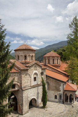 Bachkovo Manastırı Hıristiyan mimarisinin önemli bir anıtıdır ve en büyük ve en eski Doğu Ortodoks eserlerinden biridir. Kutsal Meryem Ana Asenovgrad Bulgaristan 'ın Bachkovo Manastırı Yurdu