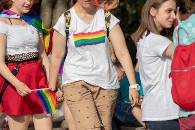 SOFYA, BULGGARIA - 8 Haziran 2019: İnsanlar LGBT Sofya 'nın eşitlik ve LGBT toplumuna ayrımcılık yapılmaması konulu yıllık LGBT gurur geçidine katıldılar.