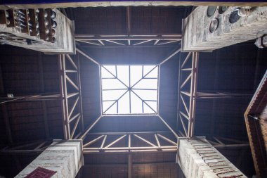 TRABZON, TURKEY - AĞUSTOS 06, 2018: Bedesten Çarşısı şehrin merkezinde eski bir pazar şimdi en üst kata dönüştürüldü. 