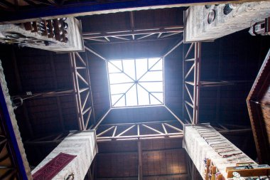 TRABZON, TURKEY - AĞUSTOS 06, 2018: Bedesten Çarşısı şehrin merkezinde eski bir pazar şimdi en üst kata dönüştürüldü. 