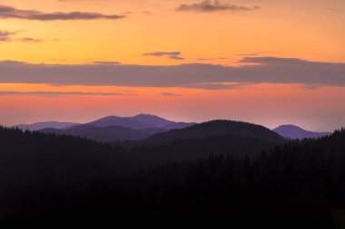 Türkiye 'nin Trabzon kenti yakınlarındaki dağlarda güzel doğa manzarası