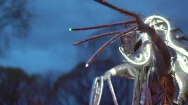 Parlak Elli Geleceğin Avcı Cyborg 'u. Yüksek kalite 4k görüntü