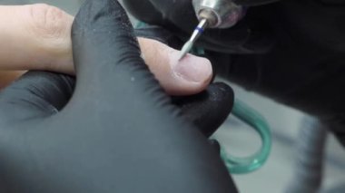 Elektrikli tırnak matkabı çalışıyor. Manikür. Yüksek kalite 4k görüntü