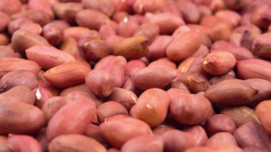 Masada bir sürü kırmızı fıstık var. Yüksek kalite 4k görüntü