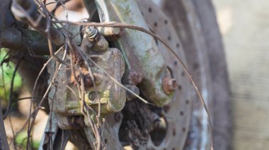 Paslı fren kalibre motosiklet. Motosiklet freni. Yüksek kalite fotoğraf