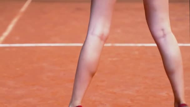 Femme Portant Une Jupe Blanche Lors Match Tennis Vue Arrière — Video