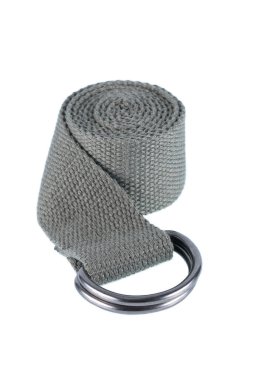 Sarılı kemer, beyaz üzerine izole edilmiş..