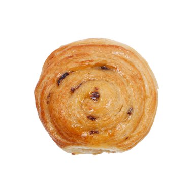 Beyaz üzerine izole edilmiş kuru üzümlü tarçınlı ekmek..