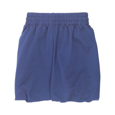 İndigo katlanan kısa pantolon beyaza izole edilmiş..