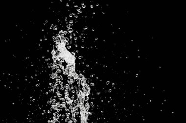 Su, siyaha vuruyor..