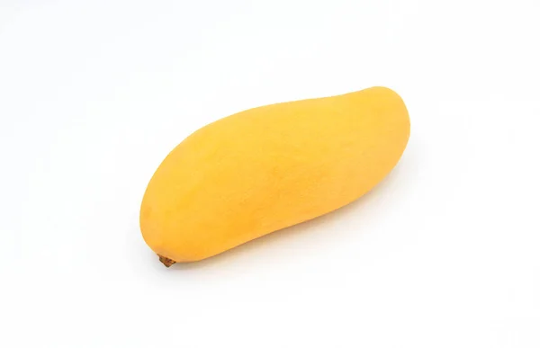 Olgun Sarı Mango Kesme Yolu Olan Beyaz Arka Planda Izole — Stok fotoğraf