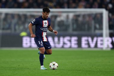 Uefa Şampiyonlar Ligi H Grubu karşılaşmasında Paris 'ten Juan Bernat Saint-Germain Fc ve Paris Saint-Germain Fc arasında 2 Kasım 2022' de İtalya 'nın Torino kentinde oynanan maçta .