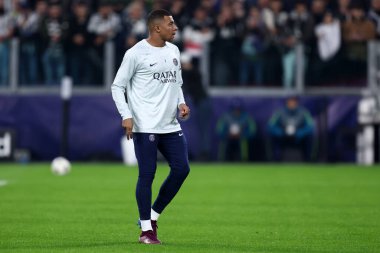 Uefa Şampiyonlar Ligi H Grubu karşılaşması sırasında Paris 'ten Kylian Mbappe Saint-Germain Fc, 2 Kasım 2022 tarihinde İtalya' nın Torino kentinde oynanan Allianz Stadyumu 'nda Juventus Fc ve Paris Saint-Germain Fc arasında oynanmıştır. .