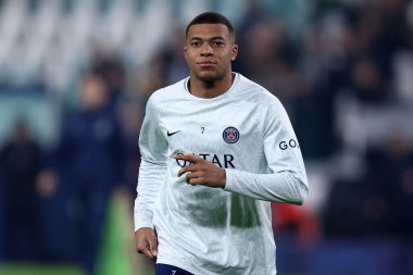 Uefa Şampiyonlar Ligi H Grubu karşılaşması sırasında Paris 'ten Kylian Mbappe Saint-Germain Fc, 2 Kasım 2022 tarihinde İtalya' nın Torino kentinde oynanan Allianz Stadyumu 'nda Juventus Fc ve Paris Saint-Germain Fc arasında oynanmıştır. .