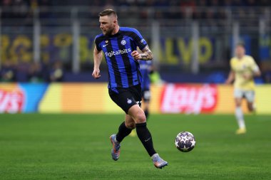 Fc Internazionale takımından Milan Skriniar, Uefa Şampiyonlar Ligi 'nin 22 Şubat 2023 tarihinde Milano İtalya' da oynanan 16. .