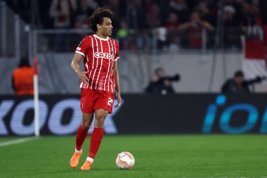 Sc Freiburg takımından Kiliann Sildillia, 16 Mart 2023 'te Almanya' nın Freiburg kentinde oynanan Uefa Avrupa Ligi Beetween Sc Freiburg ve Juventus Fc maçında .