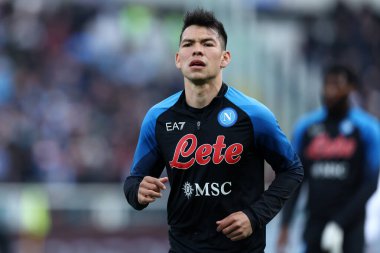 Serie A karşılaşmasında Ssc Napoli 'den Hirving Lozano ile Torino Fc ve Ssc Napoli arasında 19 Mart 2023' te İtalya 'nın Torin kentinde oynanan karşılaşma sırasında .
