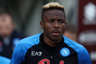 Serie A karşılaşmasında Ssc Napoli 'den Victor Osimhen ile Torino Fc ve Ssc Napoli arasında 19 Mart 2023' te İtalya 'nın Torin kentinde oynanan karşılaşma sırasında .