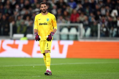 Portekiz Spor Kulübü 'nden Antonio Adan, 13 Nisan 2023 tarihinde İtalya' nın Torino kentinde oynanan Uefa Avrupa Ligi çeyrek final karşılaşmasında Juventus Fc ile Portekiz Spor Kulübü arasında oynanan karşılaşma sırasında .