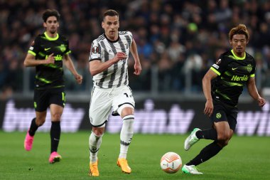 13 Nisan 2023 tarihinde İtalya 'nın Torino kentinde oynanan Uefa Avrupa Ligi çeyrek final karşılaşmasında Juventus Fc ve Sporting Clube de Portugal' dan Arkadiusz Milik .