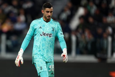 Juventus Fc takımından Mattia Perin, 13 Nisan 2023 tarihinde İtalya 'nın Torino kentinde oynanan Uefa Avrupa Ligi çeyrek final karşılaşmasında Juventus Fc ve Sporting Clube de Portugal arasında oynanmıştır. .