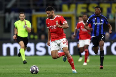 SL Benfica takımından Goncalo Ramos, 19 Nisan 2023 tarihinde Milano İtalya 'da oynanan Uefa Şampiyonlar Ligi çeyrek final maçında Fc Internazionale ile Sl Benfica arasında oynanan Stadyum Giuseppe Meazza maçında .