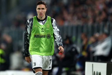 Serie A karşılaşması sırasında Juventus Fc 'den Federico Chiesa ve Ssc Napoli arasında 23 Nisan 2023' te Torino, İtalya 'da oynanan karşılaşmada .