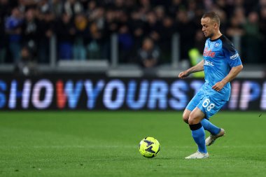 Serie A karşılaşması sırasında Ssc Napoli 'den Stanislav Lobotka 23 Nisan 2023' te İtalya 'nın Torino kentinde Juventus Fc ve Ssc Napoli arasında .