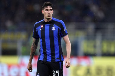 Fc Internazionale takımından Alessandro Bastoni 27 Mayıs 2023 'te Milan' da oynanan Fc Internazionale ve Atalanta Bc maçında .
