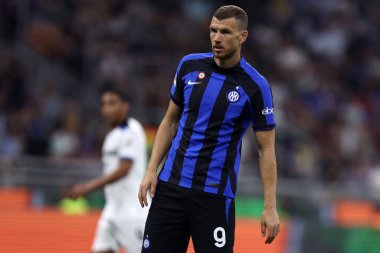 Fc Internazionale takımından Edin Dzeko, Fc Internazionale ve Atalanta Bc arasında 27 Mayıs 2023 'te Milano' da oynanan karşılaşma sırasında İtalya 'nın başkenti Giuseppe Meazza' da oynanmıştır. .