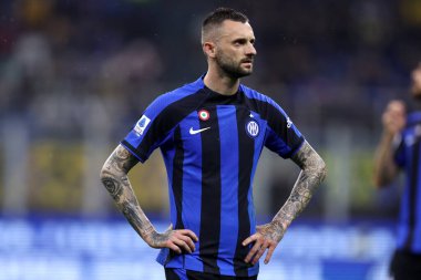 Fc Internazionale takımından Marcelo Brozovic, Fc Internazionale ve Atalanta Bc arasında 27 Mayıs 2023 'te Milano İtalya' da oynanan karşılaşmada Stadio Giuseppe Meazza 'da karşılaştı. .